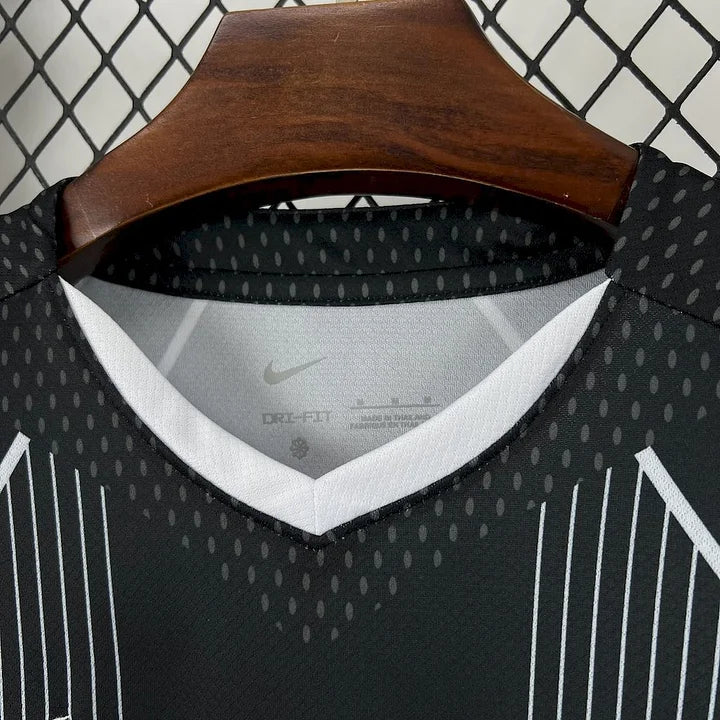 FC BARCELONA BLACK EDITION JERSEY 25/26