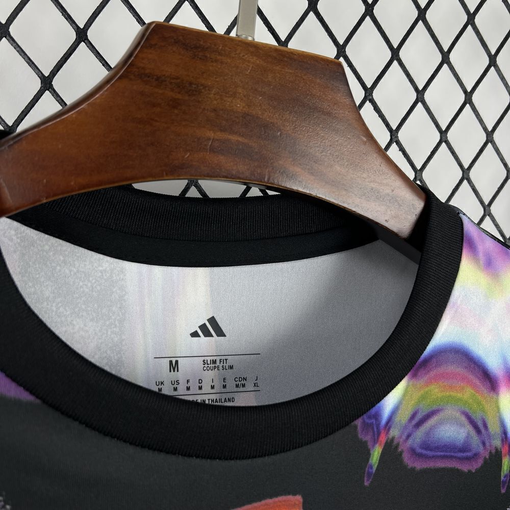 MANCHESTER UNITED PRE MATCH JERSEY 2026